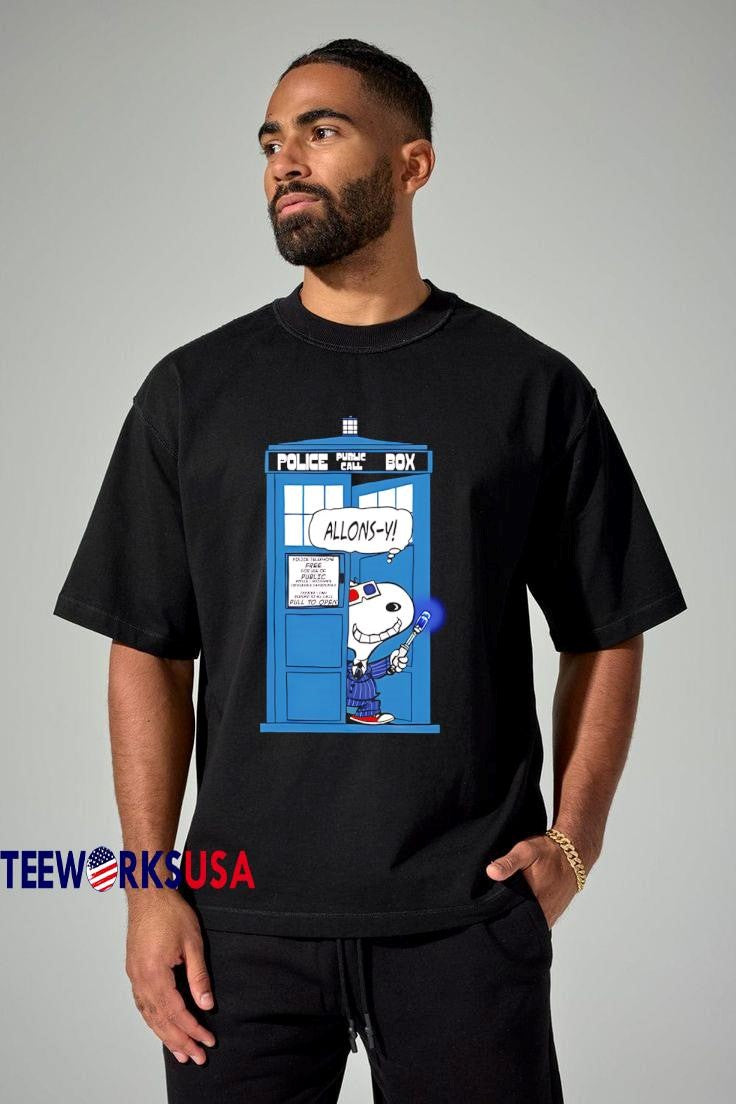 Nice Police bublic call box Snoopy - Adult & Kids T-Shirts, Sweatshirts & Hoodies apparel design preview 1