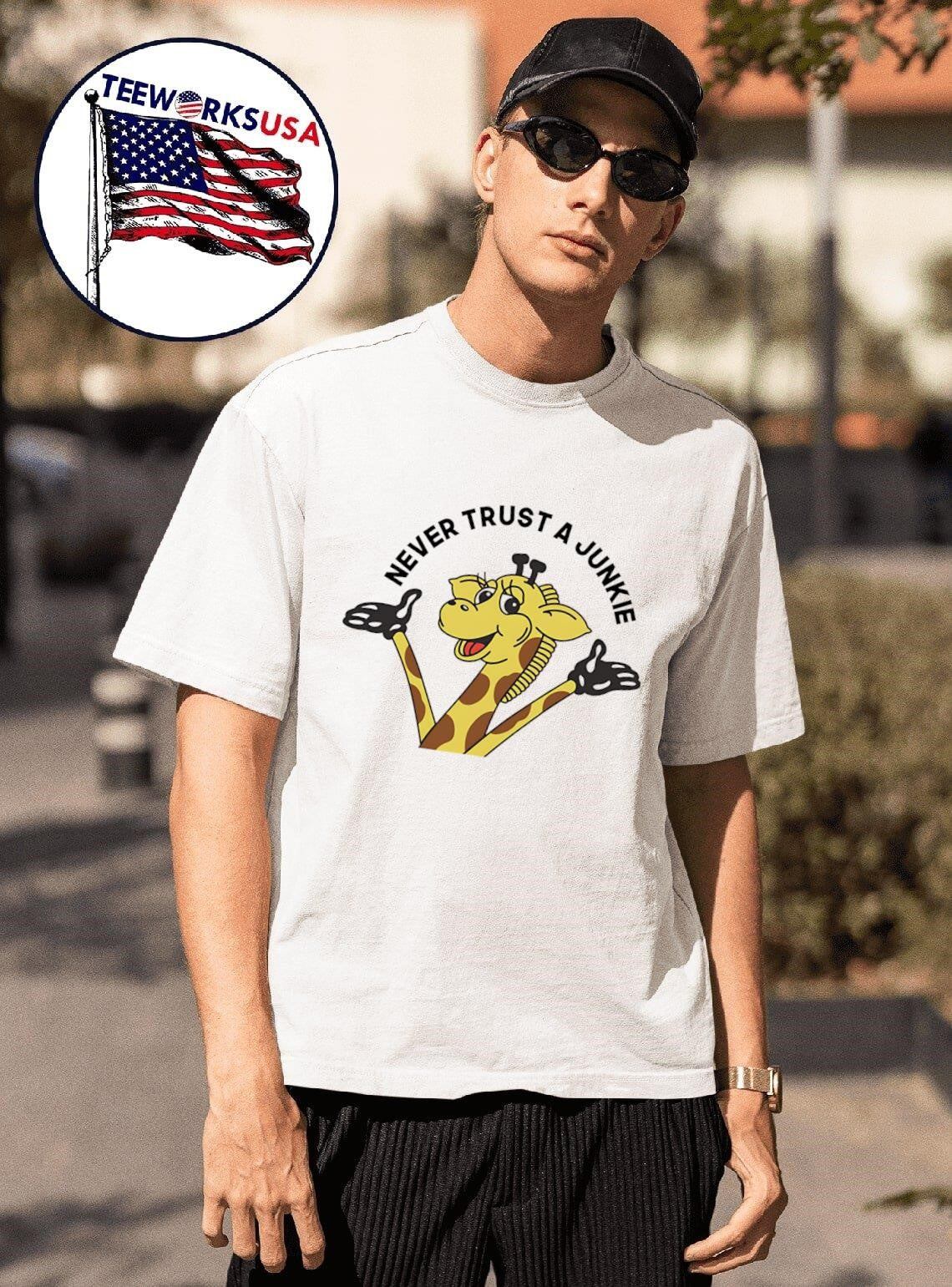 Giraffe never trust a junkie - Adult & Kids T-Shirts, Sweatshirts & Hoodies apparel design preview 1