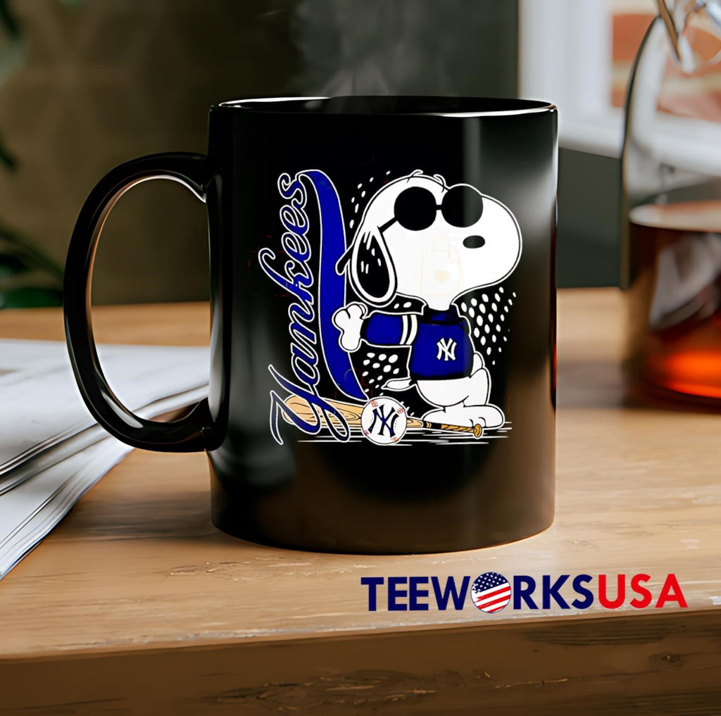 New York Yankees Snoopy pose - Adult & Kids T-Shirts, Sweatshirts & Hoodies apparel design preview 2